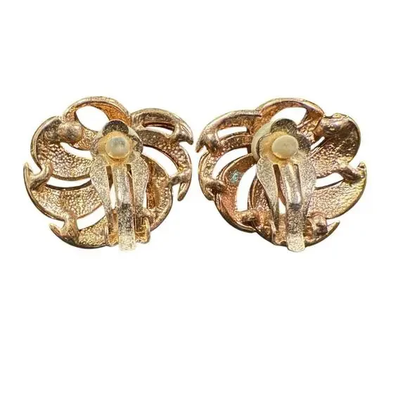 Vintage Spiral Clip-On Earrings - Picture 2 of 3